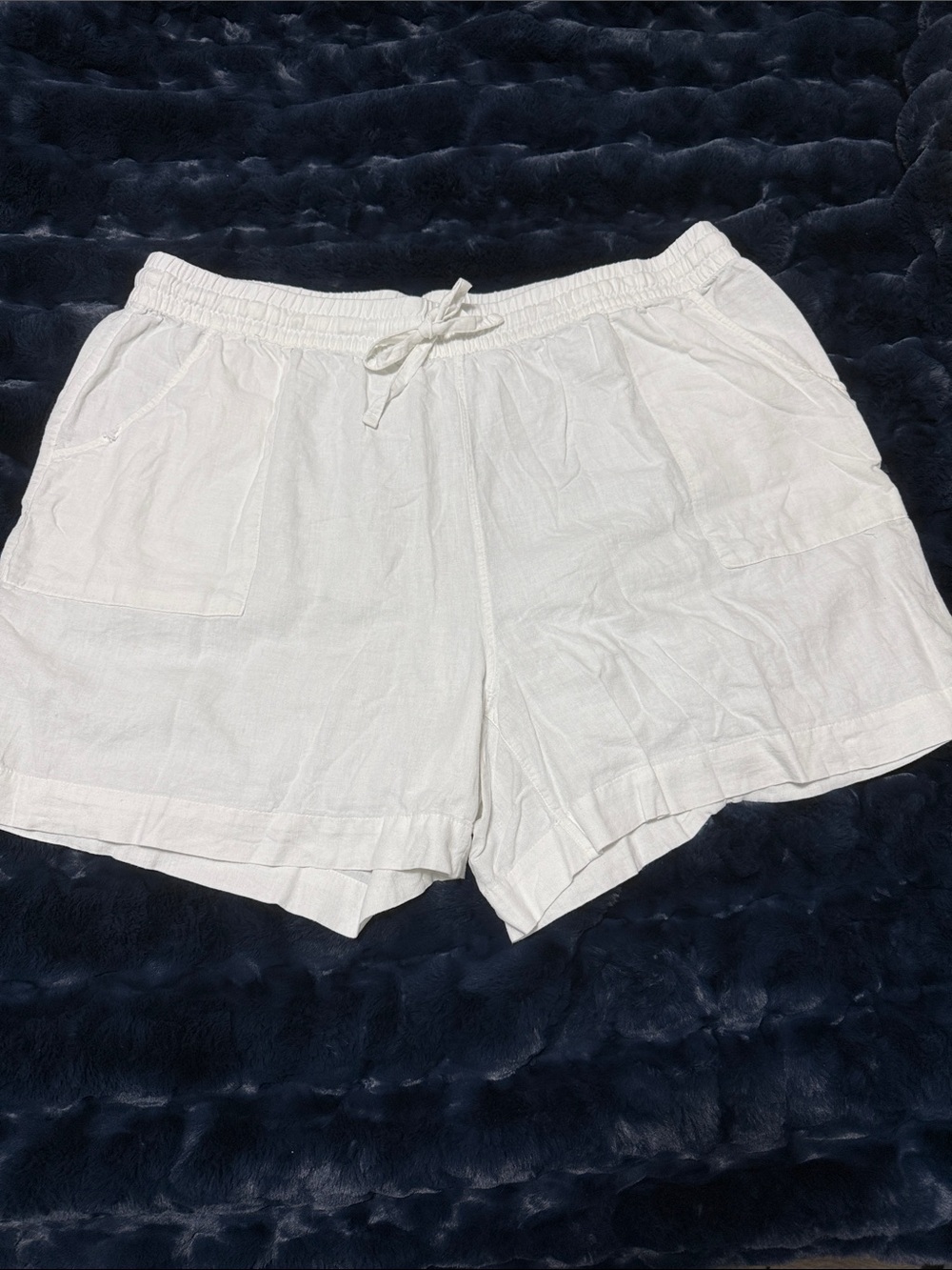 Cynthia Rowley Woman’s plus size White Drawstring Linen-Blend Shorts 2X